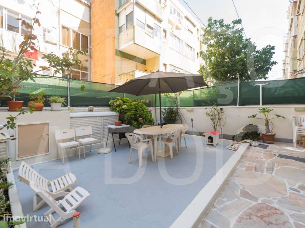 Apartamento T2 com amplo terraço | Centro de Queijas - Grande imagem: 2/60