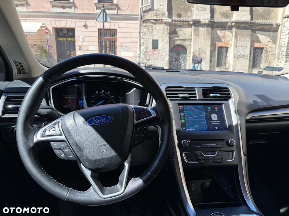 Ford Fusion - 13