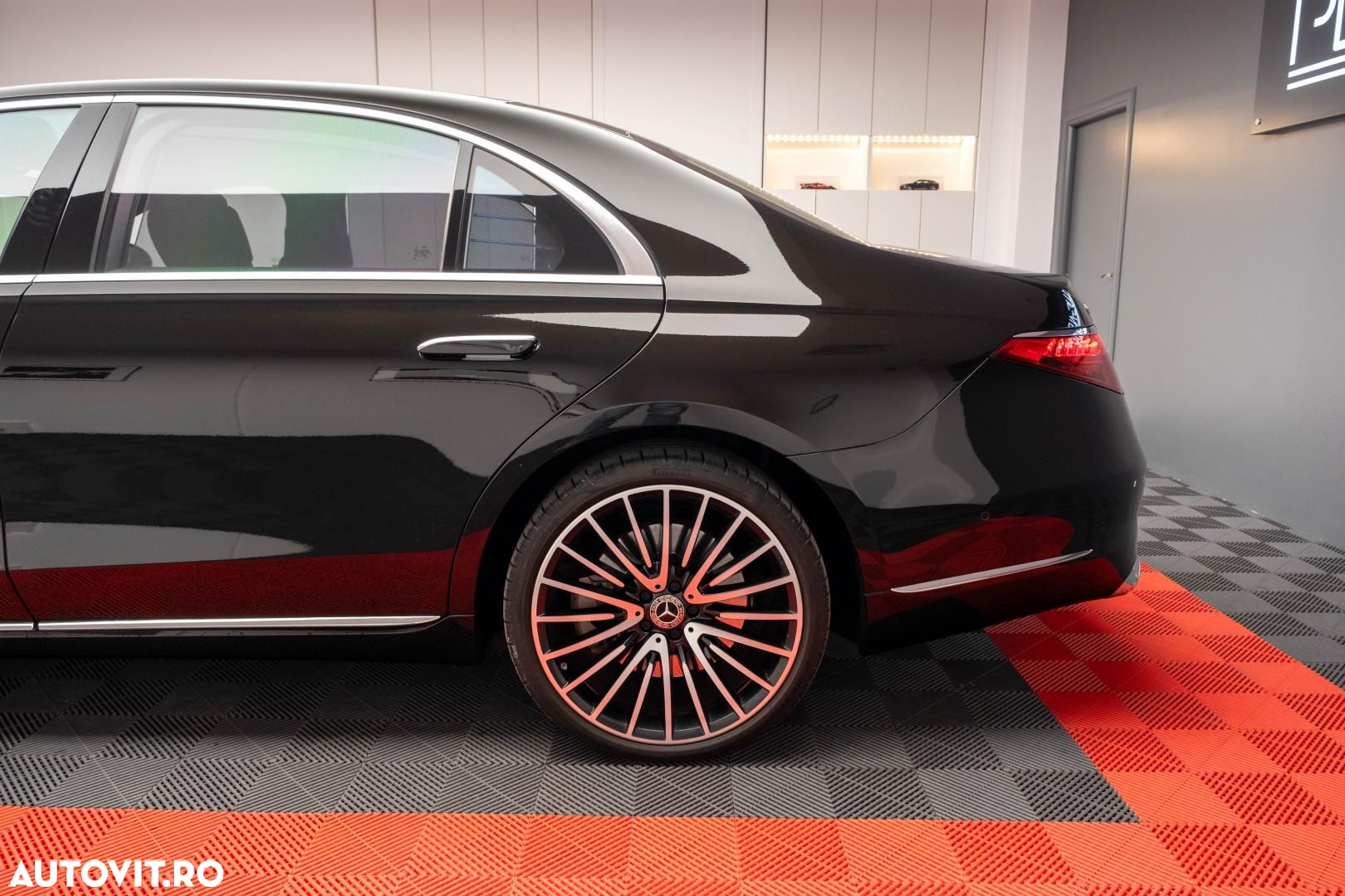 Mercedes-Benz S - 8