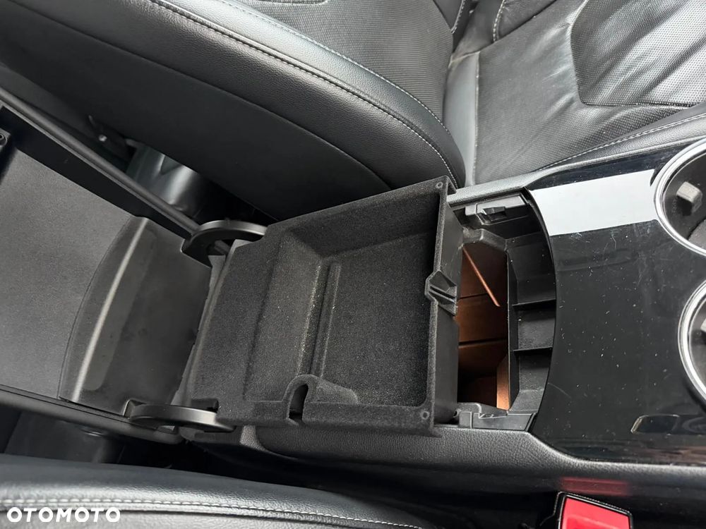 Ford S-Max 2.0 TDCi Titanium PowerShift - 33