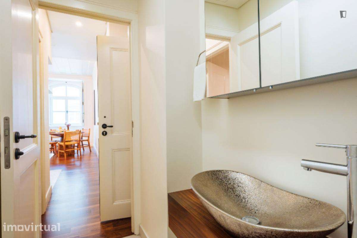 Apartamento com 2 quartos - localizado em Baixa Lisbon - Grande imagem: 3/26