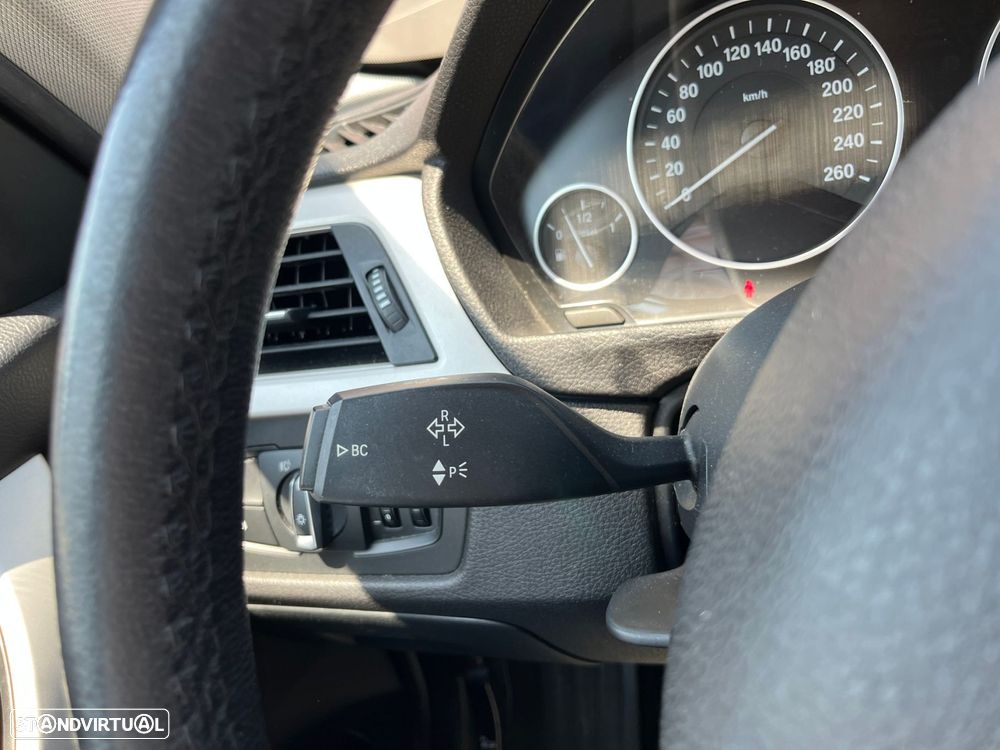BMW 318 d Line Luxury Auto - 34