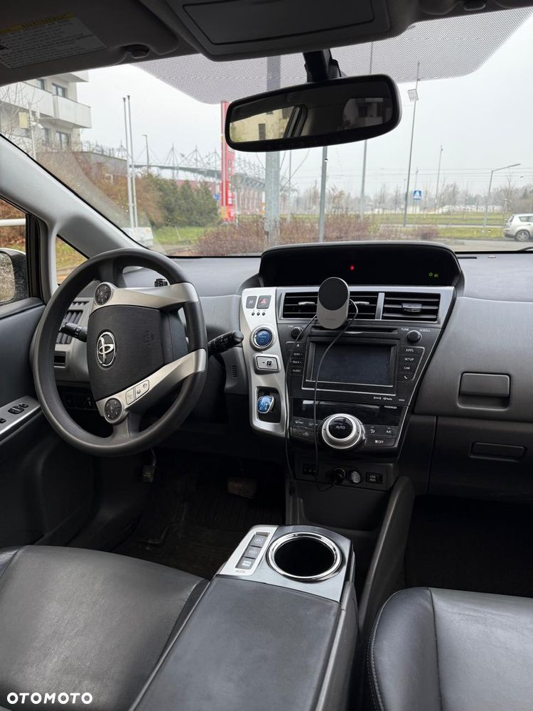 Toyota Prius 1.8 HSD Premium - 15