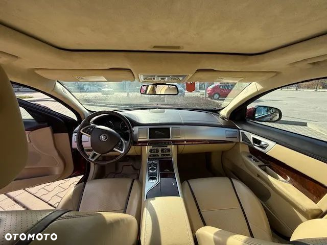 Jaguar XF 3.0 T AWD Premium Luxury - 10