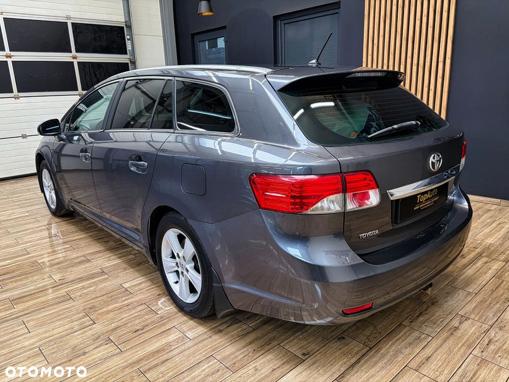 Toyota Avensis 1.8 Premium - 9