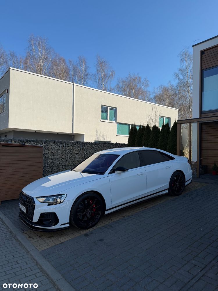 Audi S8 - 1