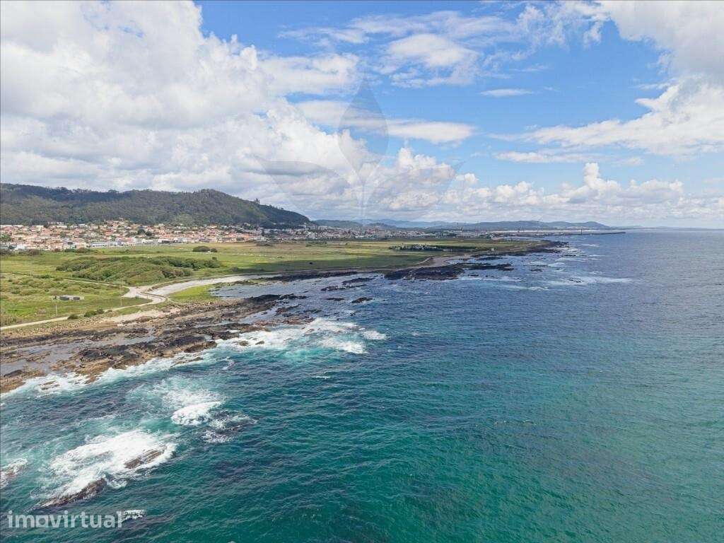 Moradia T4+Escritório na Areosa, junto à praia - Grande imagem: 2/60