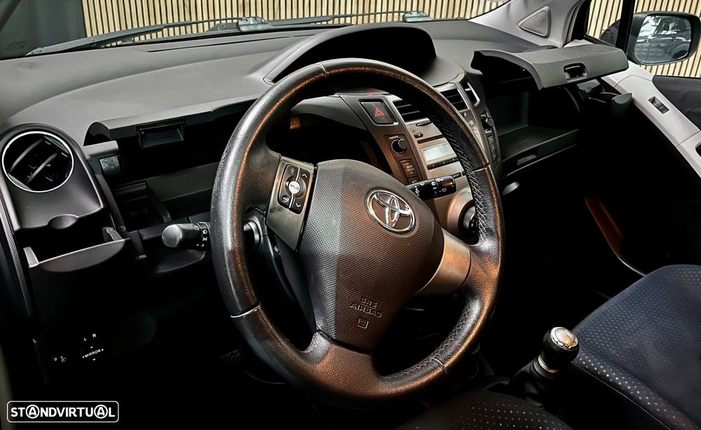 Toyota Yaris 1.0 VVT-i ACtive+AC - 11