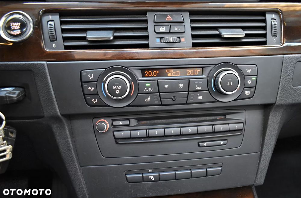 BMW Seria 3 320d DPF M Sport Edition - 12
