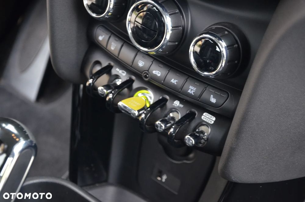 MINI Cooper John SE - 18
