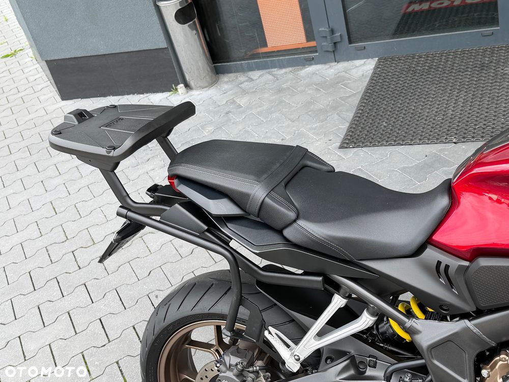 Honda CB - 12