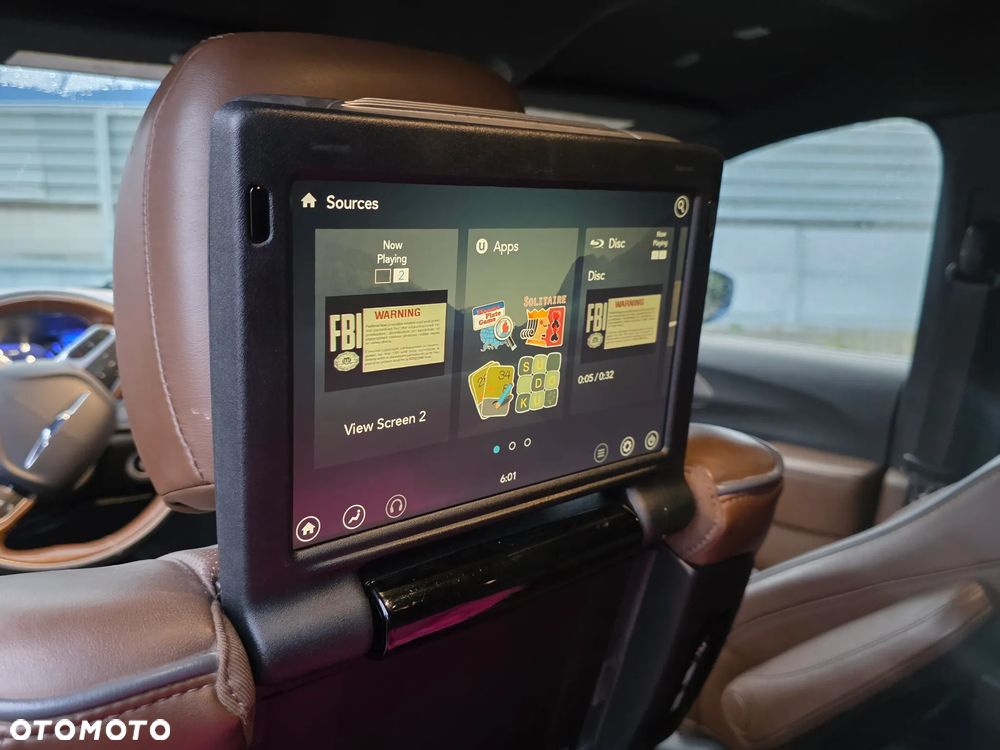 Chrysler Pacifica - 8