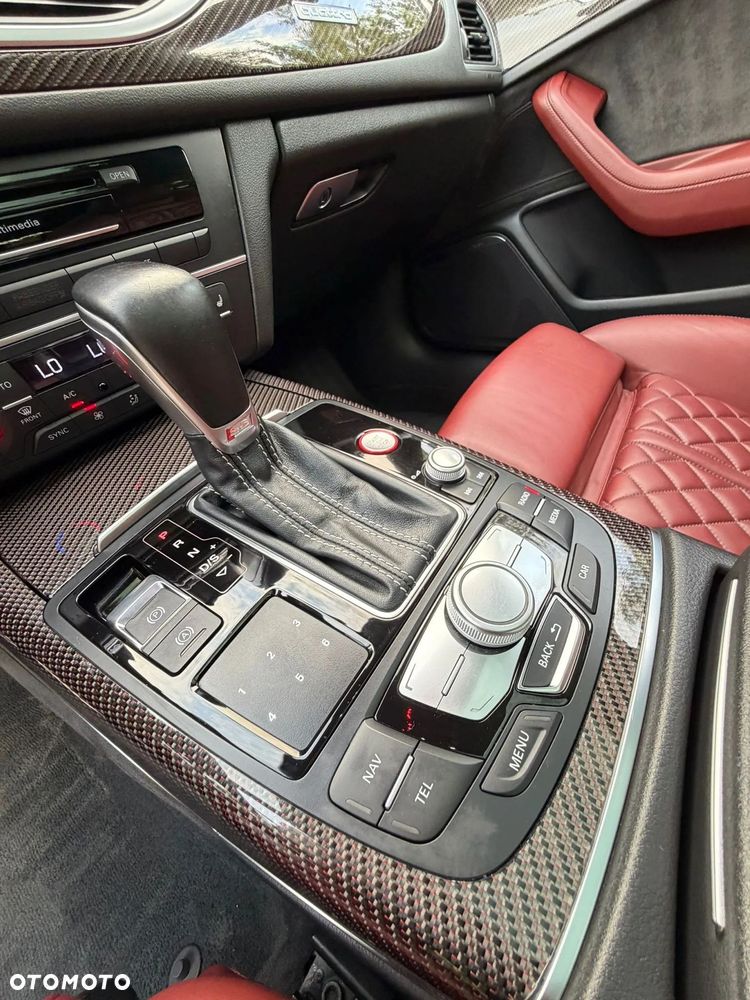 Audi S6 Avant - 12