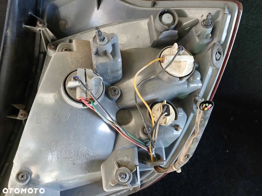 Kia Ceed HB Lampa tylna lewa, prawa-uszkodzone - 9