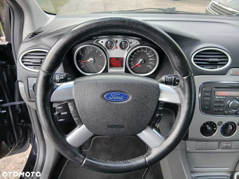 Ford Focus 1.6 16V Ambiente - 23