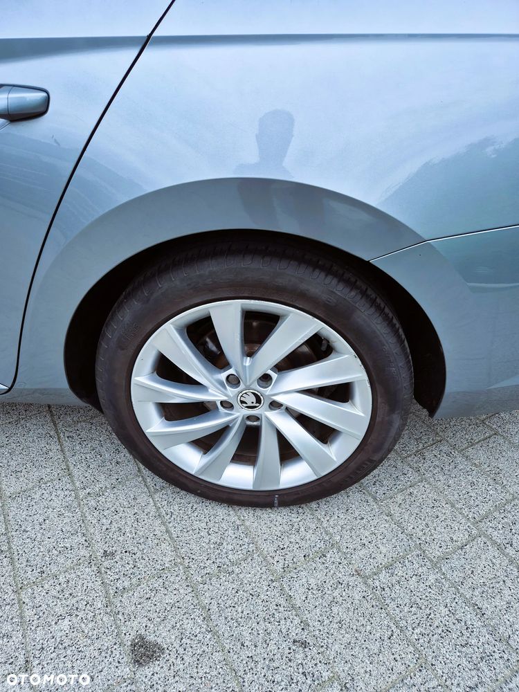 Skoda Superb 2.0 TDI Style DSG - 22
