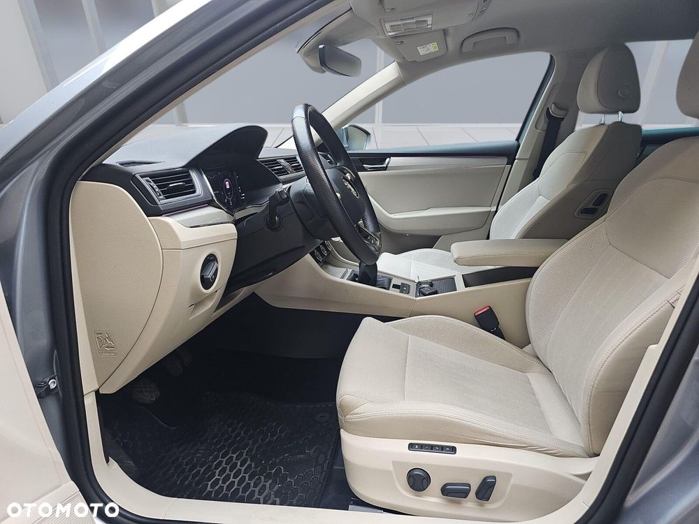 Skoda Superb 2.0 TDI SCR Style - 9