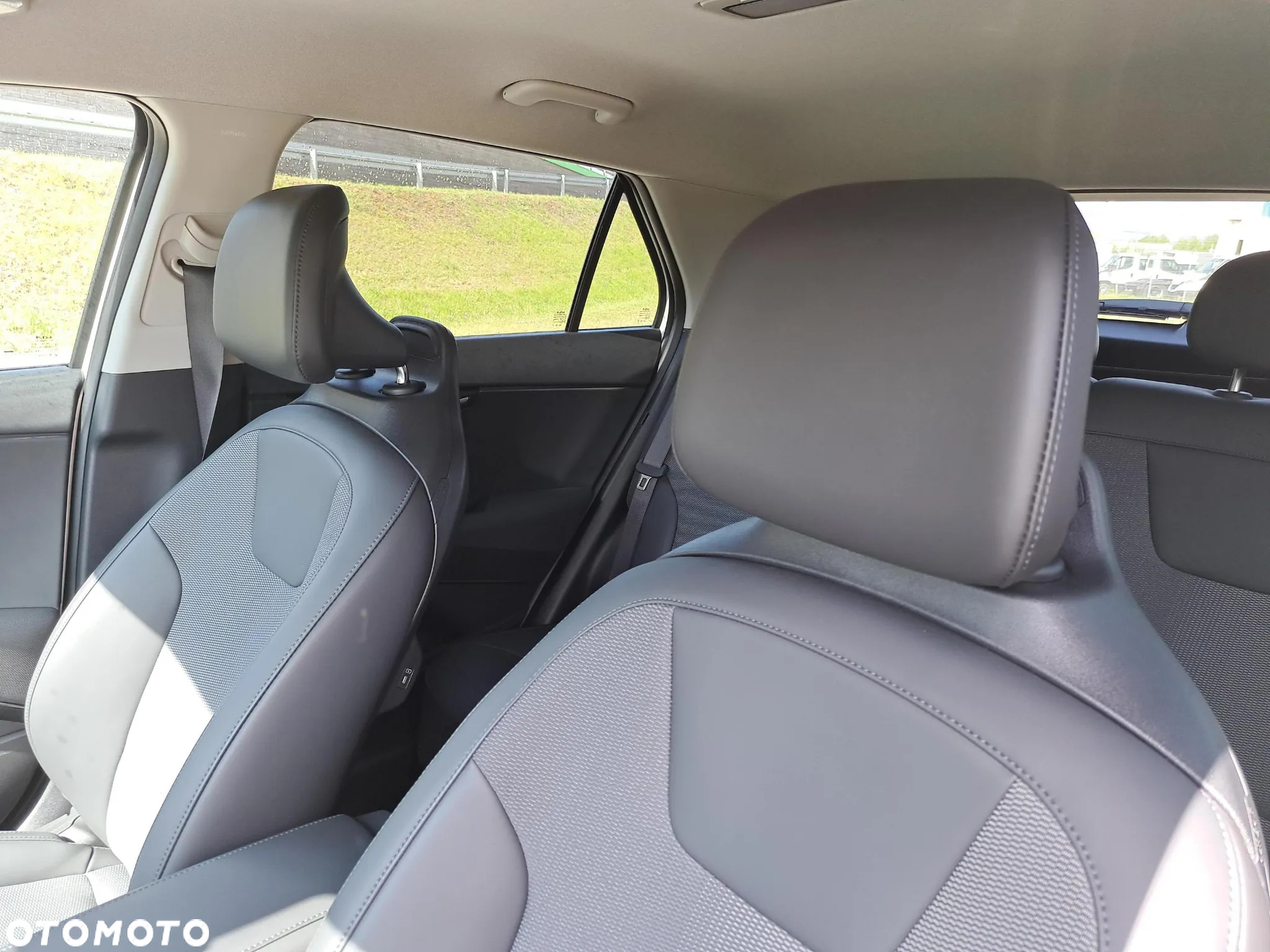 Kia Niro 1.6 GDI Hybrid L - 12