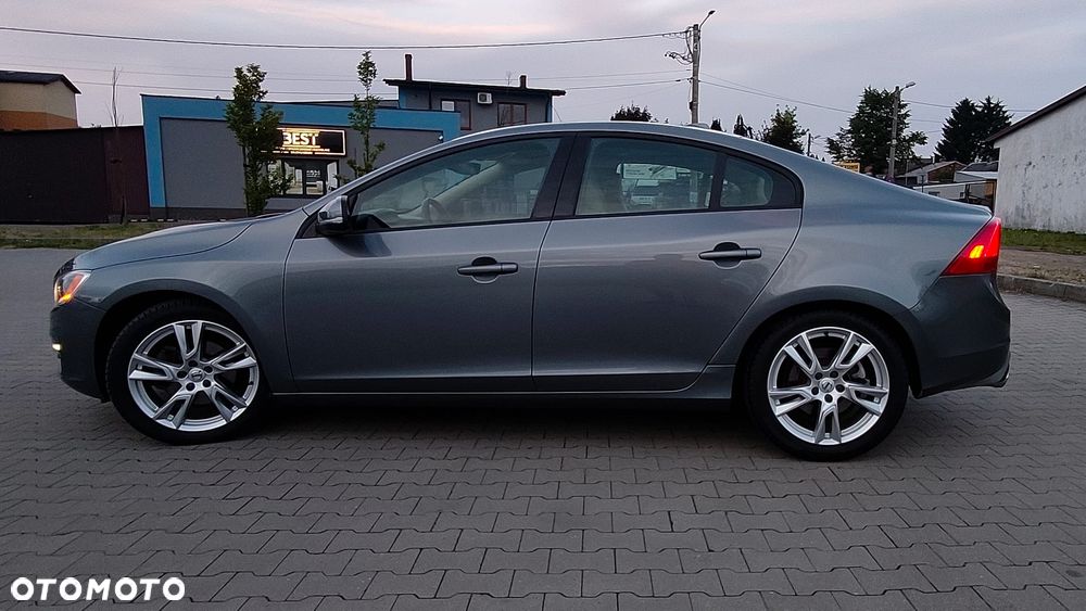 Volvo S60 - 17