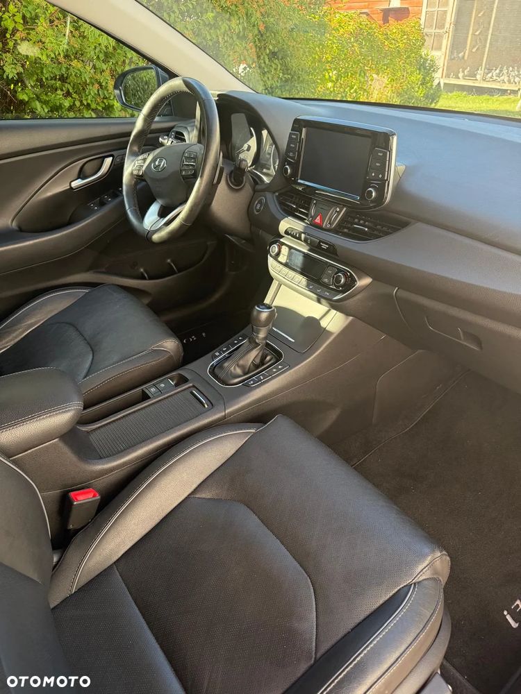 Hyundai i30 1.4 T-GDI Premiere Luxury DCT - 18