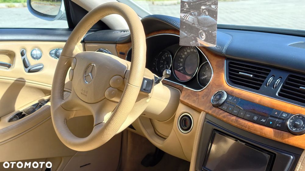 Mercedes-Benz CLS 500 - 19
