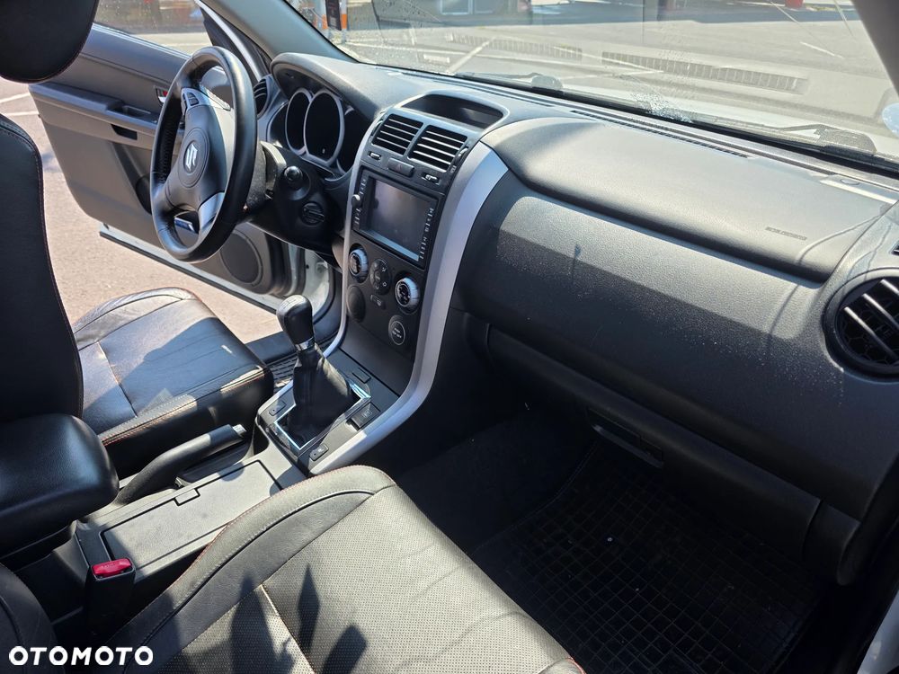Suzuki Grand Vitara 1.6 Comfort - 16
