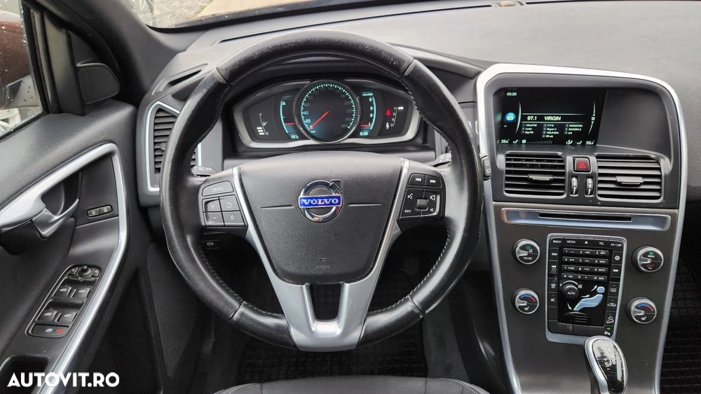 Volvo XC 60 D5 AWD Geartronic Momentum - 15