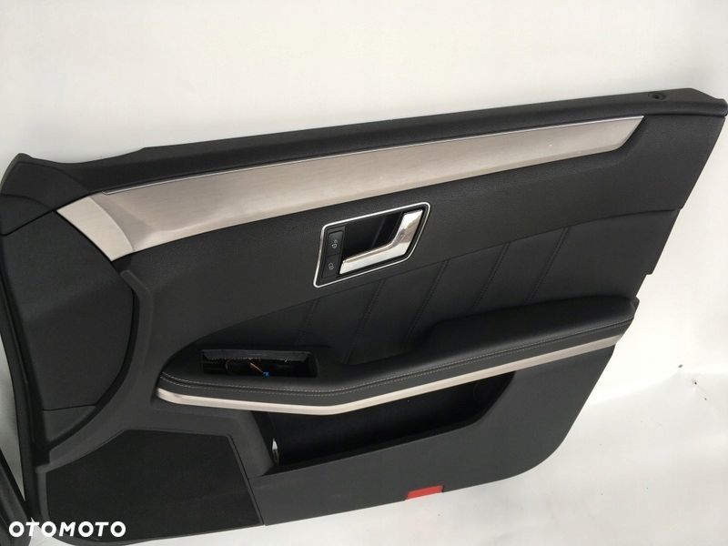 MERCEDES W212 AMG AVANTGARDE BOCZEK PRZO DRZWI LED - 2