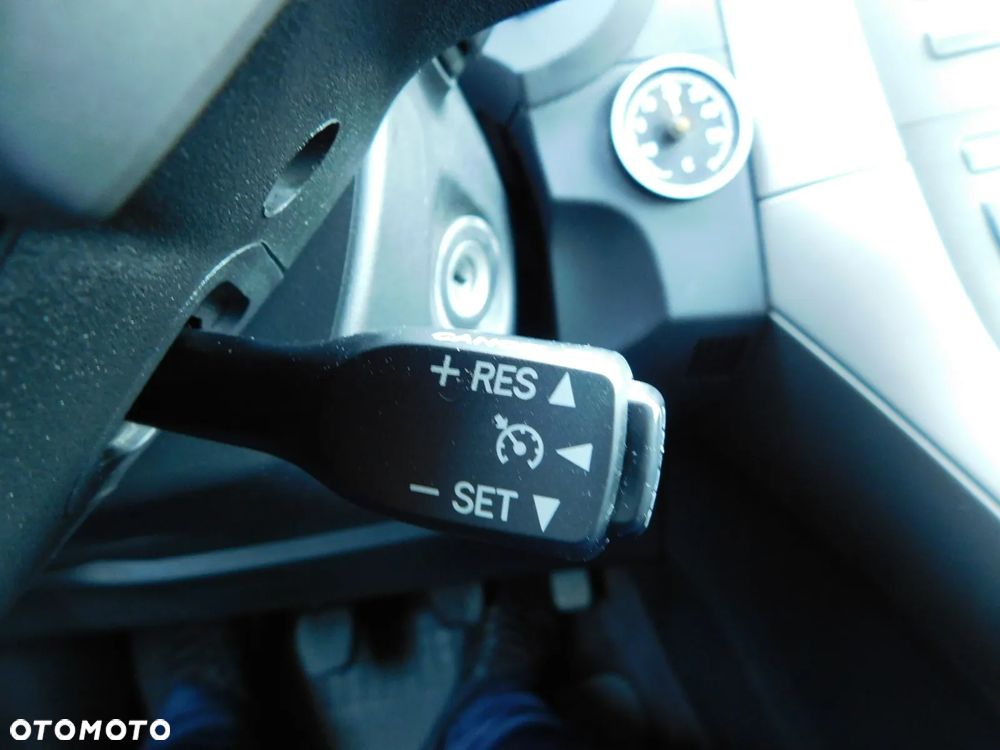 Toyota Auris 1.6 VVT-i Executive - 18
