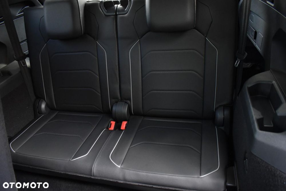 Volkswagen Tiguan Allspace 2.0 TSI 4Mot Highline DSG 7os - 29