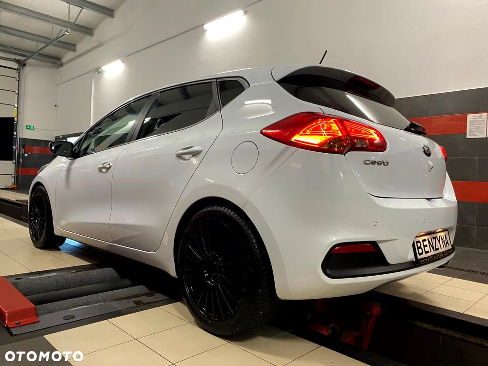 Kia Ceed 1.6 GDI Platinum Edition - 10