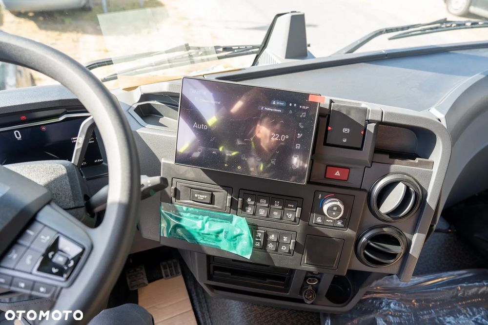 Renault C 480 6X2 - 23