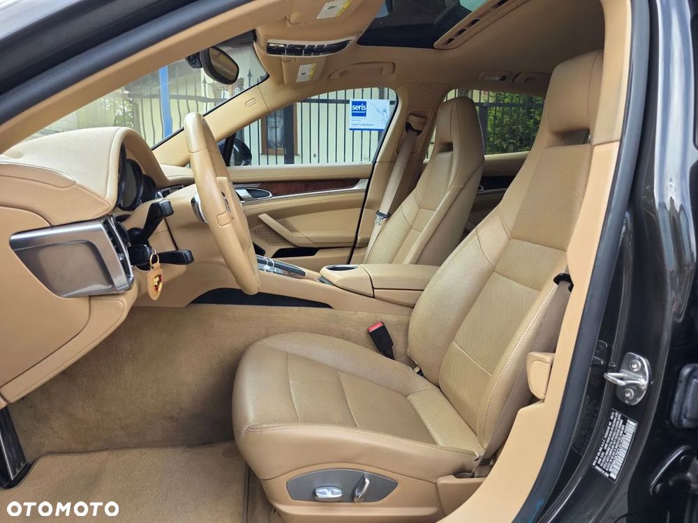 Porsche Panamera 4 PDK - 9
