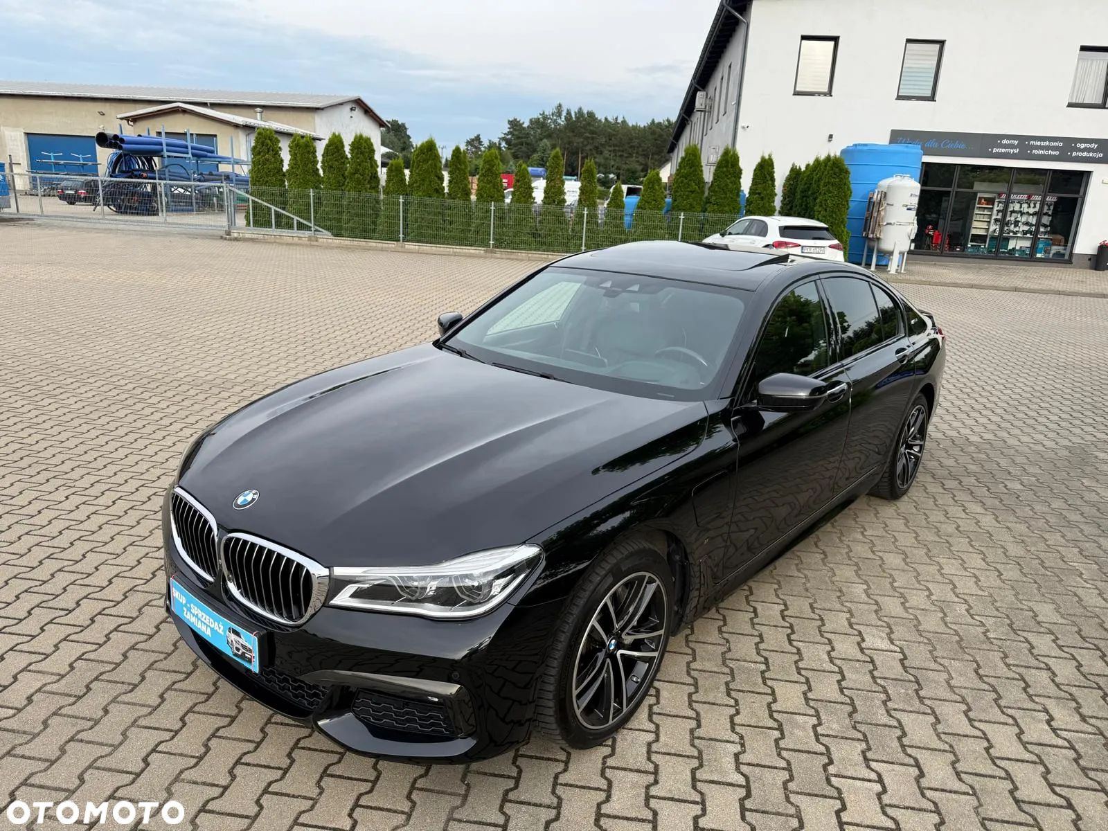 BMW Seria 7 740e iPerformance - 1