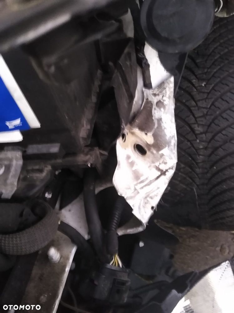 Skoda RAPID 1.6 TDI Drive - 17