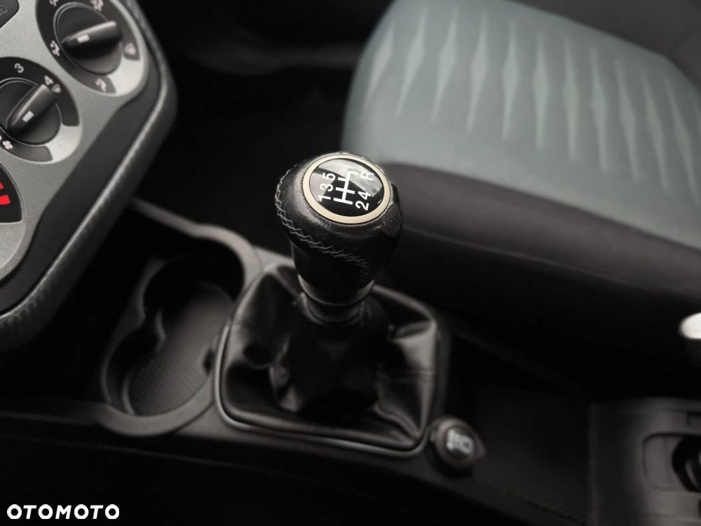 Fiat Punto 1.4 Easy Pakiet Easy Plus S&S - 28