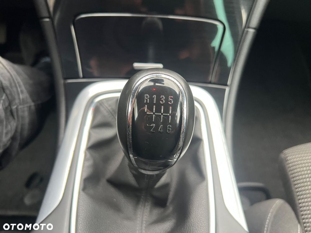 Opel Insignia - 32