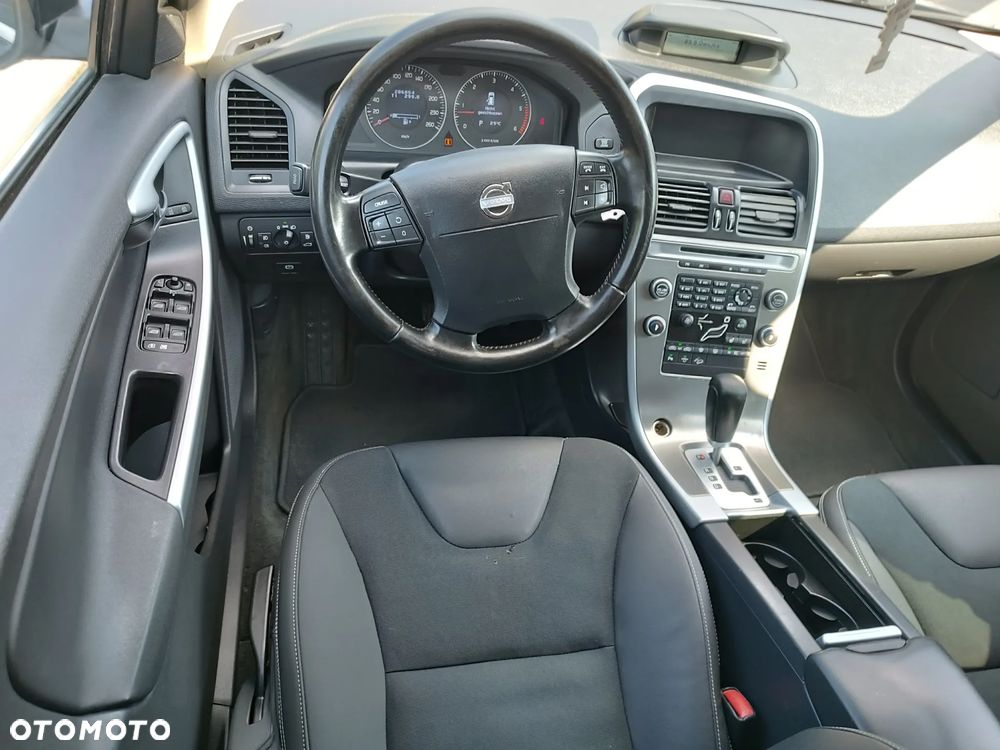 Volvo XC 60 2.4D AWD Momentum - 13