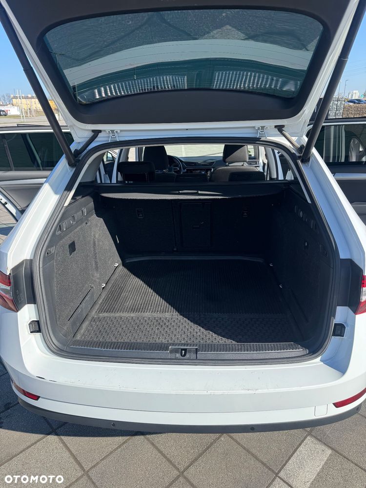 Skoda Superb 2.0 TDI Style DSG - 12