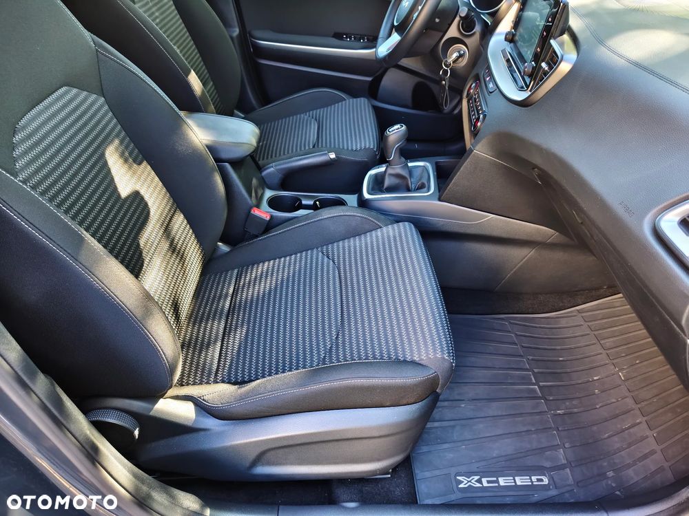Kia XCeed 1.5 T-GDI M - 8