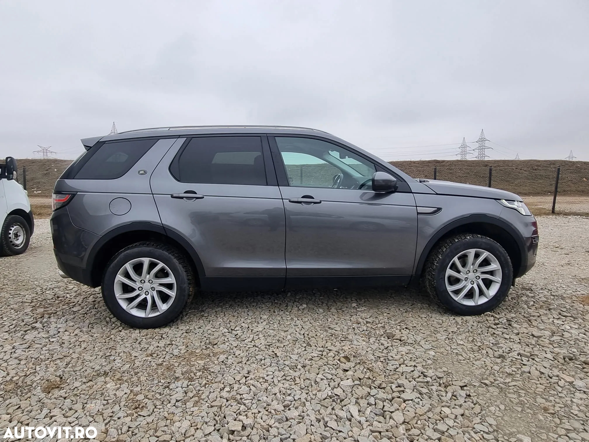 Land Rover Discovery Sport 2.0 D180 R-Dynamic MHEV SE - 8
