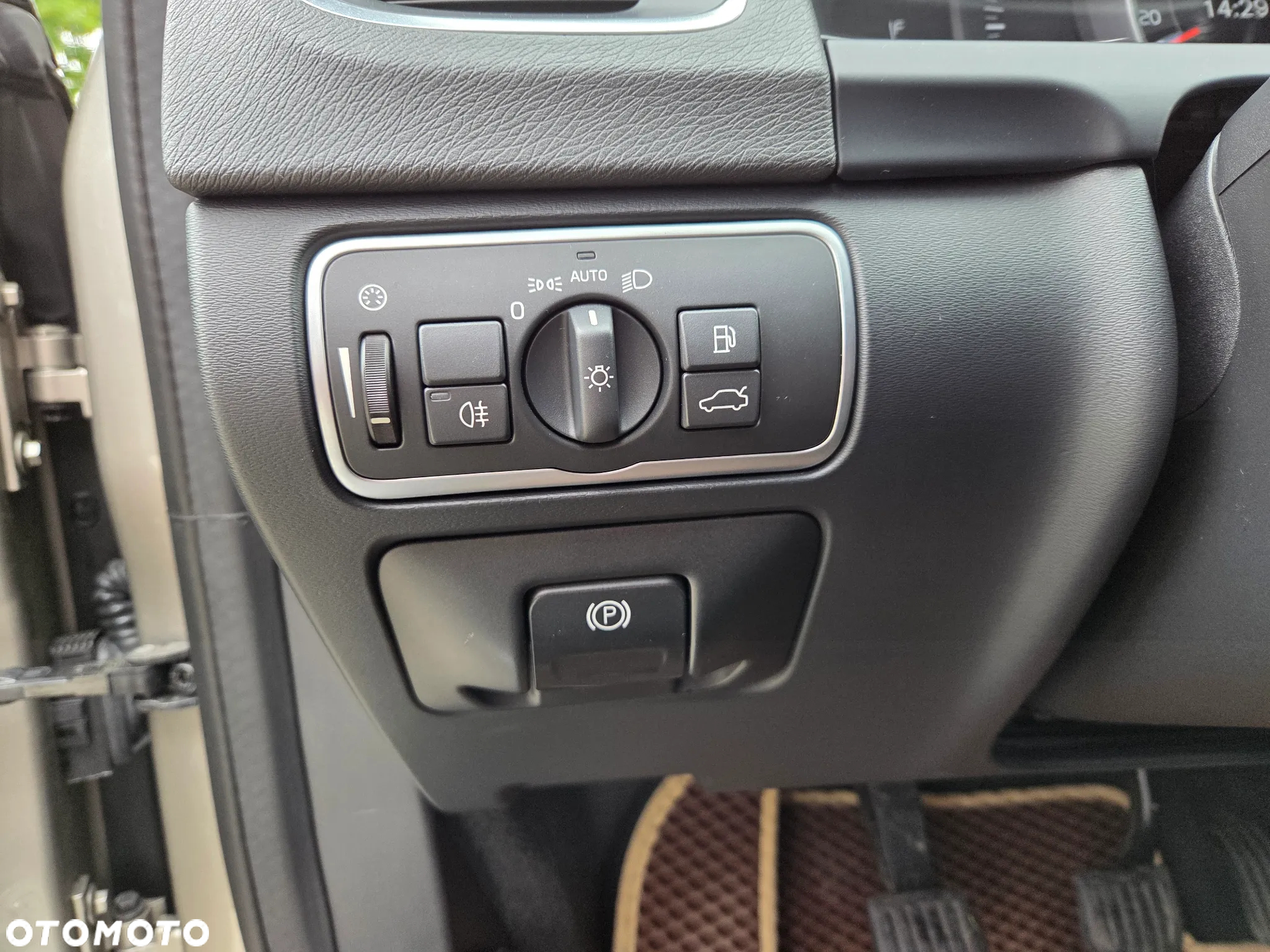 Volvo V60 D3 Momentum - 12