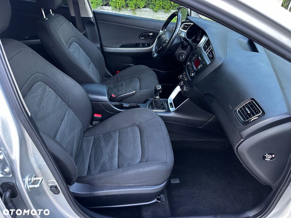 Kia Ceed 1.6 GDI Fifa World Cup Edition - 23