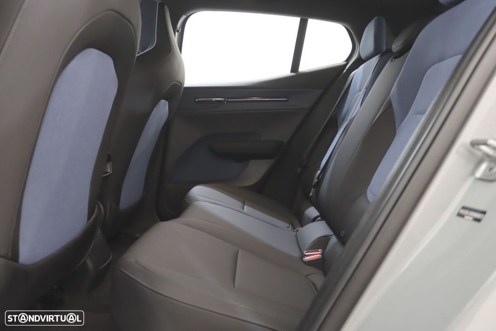 Volvo EX30 69 kWh Single Motor Extended Range Core - 7