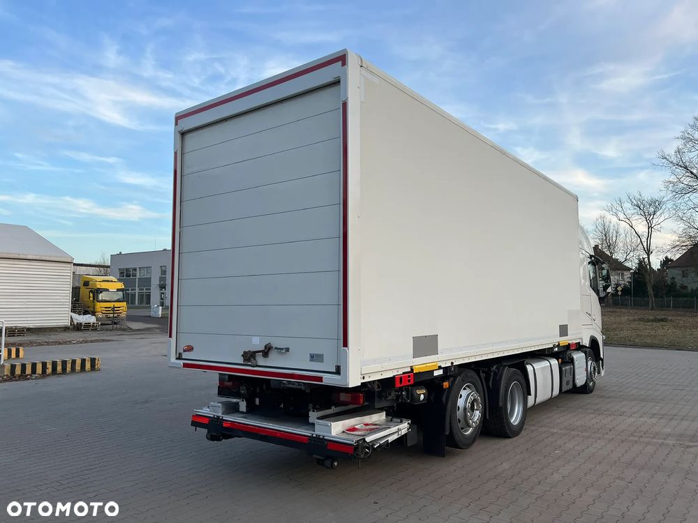 Volvo FH 460 Xenony Klimapostojowa winda Niemcy - 11