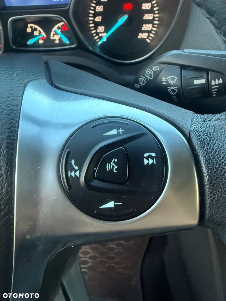 Ford Kuga - 22