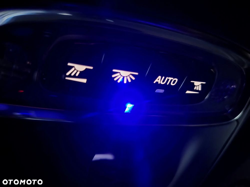 Volvo V60 T4 R-Design - 26