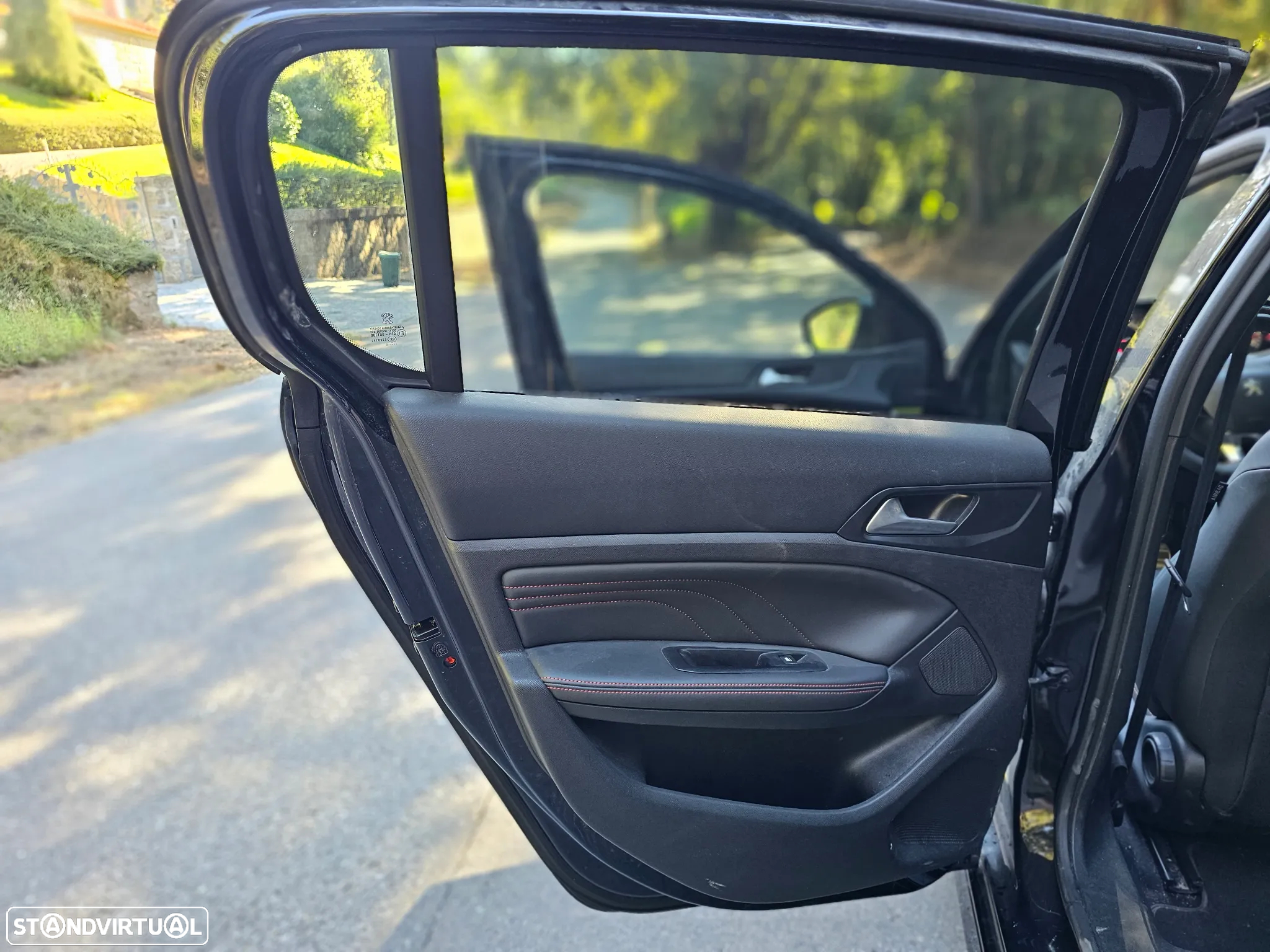 Peugeot 308 1.5 BlueHDi GT Line - 24
