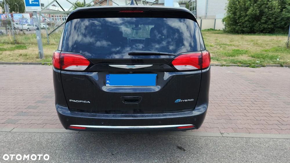 Chrysler Pacifica - 4