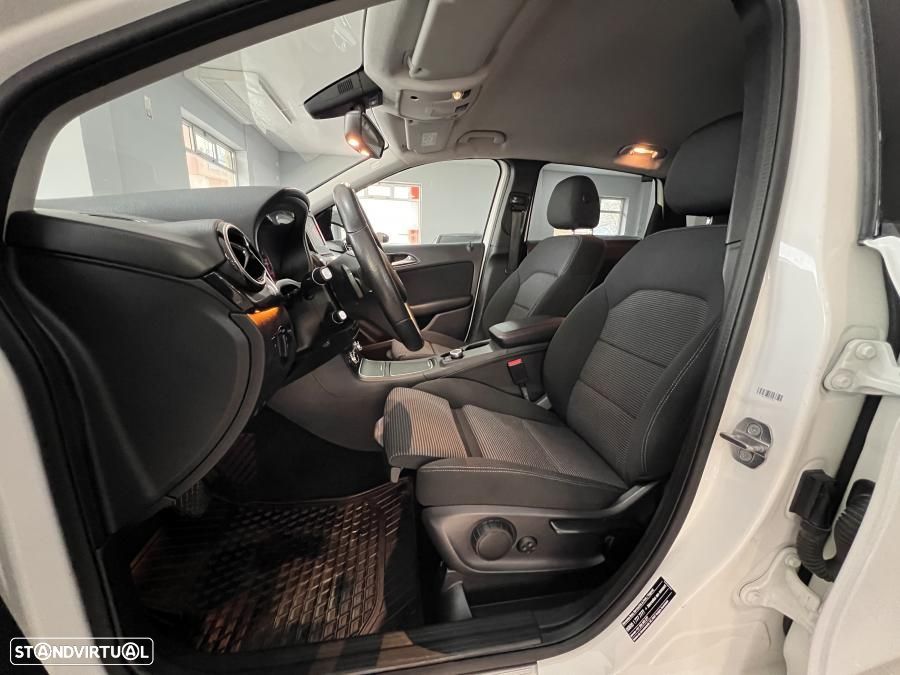 Mercedes-Benz B 220 CDi AMG Line - 6